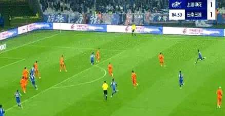 主教练点评比赛,球员战术变化频现 主教练点评比赛,球员战术变化频现