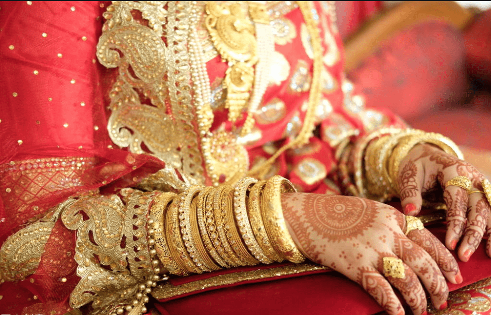 印度队险胜泰国队，黄鸭组合惊艳四座